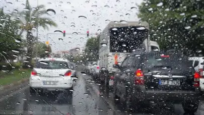 Antalya Alanya Dikkat! Gökyüzü Deliniyor: 4 Nisan Cumartesi Hava Durumu Herkesi Eve Kapatacak