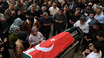 Müfredat değil ağıt! Kahramanmaraş’taki okul baskınında hayatını kaybedenler gözyaşlarıyla uğurlandı