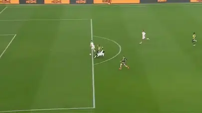 Fenerbahçe Beşiktaş maçında pozisyon penaltı mıydı? Ahmet Çakar ve Erman Toroğlu’ndan sert yorumlar!