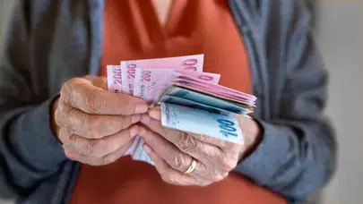 2026 emekli zammı yüzde kaç olacak? Maaşlar ne kadar artacak, en düşük maaş kaç TL, ne zaman açıklanacak?