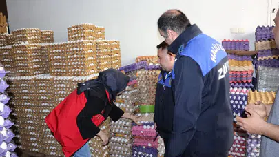 Depodan yayılan koku ekipleri bile şaşırttı: Binlerce koli yumurtaya el konuldu!