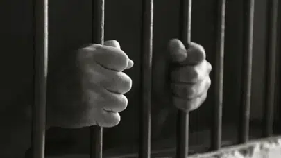 İskenderun'da satırlı dehşet: Menüde yemek bulamayınca katliam yapıyordu!