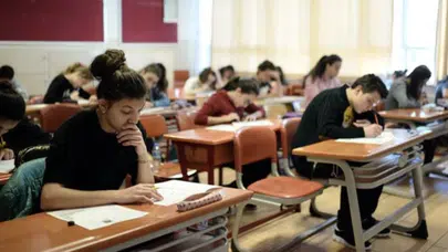 Şaka günü gerçeği ortaya çıktı: Dersler iptal edilmedi!