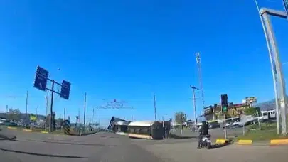 Gaziantep'te dehşet anları! Akaryakıt yüklü tır kavşakta devrildi