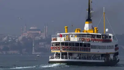 İstanbul’da ulaşım kilitlendi: Boğaz kapandı, seferler iptal!