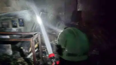 Diyarbakır Silvan'da sanayi sitesinde korkutan yangın: İş yeri küle döndü