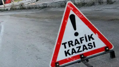 Burdur'da korkunç kaza: Otobüs ve otomobil çarpıştı, ortalık savaş alanına döndü!