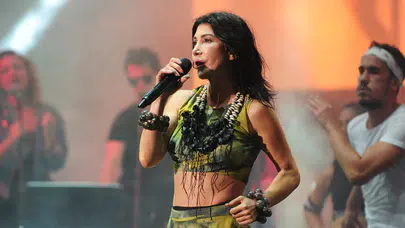 Hande Yener kanser mi, sağlık durumu nasıl, iyileşti mi, hastalığı nedir, kanseri atlattı mı?