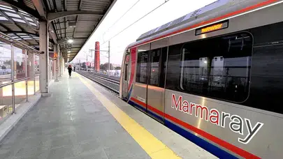 Marmaray Göztepe istasyonunda hareketli dakikalar: Peronlar boşaltıldı!