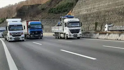 Otoyollarda 'drone' mesaisi: Sol şeridi kapatan devlere ceza yağdı!