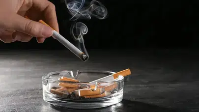 Dünya bu kararı konuşuyor: İngiltere’de o tarihten sonra doğanlara sigara içmek hayal oldu!