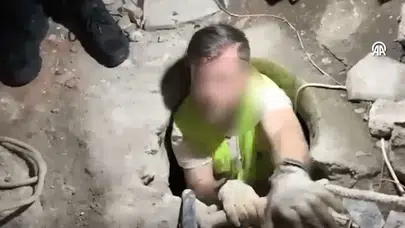Fatih'te hazine hayali 5,5 metrede bitti: Defineciler suçüstü yakalandı!
