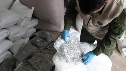MİT'ten sınır ötesinde 'zehir' operasyonu: 300 milyonluk vurgun Lazkiye'de çöktü!