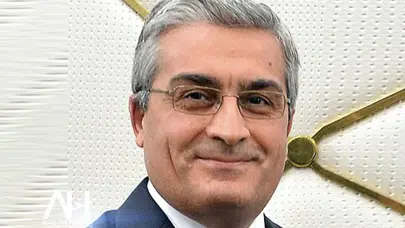 Nevzat Uyanık kimdir (hayatı): Malezya Büyükelçisi kaç doğumlu, nereli, evli mi, hangi görevlerde bulundu?