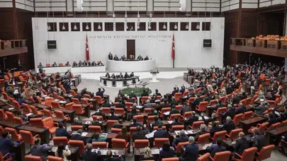 TBMM’den dev aile paketi: Doğum izni uzuyor, babalara ek süre geliyor!