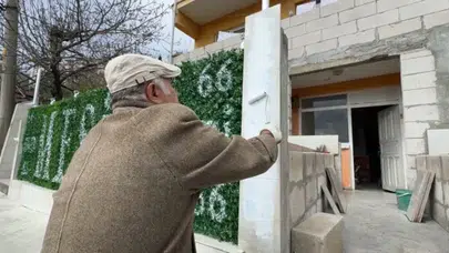 Mahalleli şaşkın: 61 yaşındaki adam 'mesihim' diyerek sokağı yazıya boğdu!