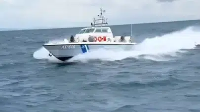 Ege'de inanılmaz kovalamaca! Türk balıkçı teknesini Yunan botunun üzerine sürdü