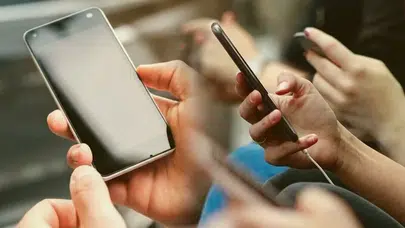 1 Mayıs sabahı telefonunuz kapanabilir! BTK'dan yüz binlerce cihaza infaz kararı: İşte o liste...