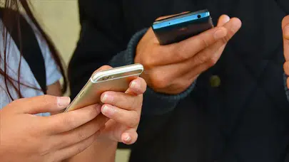 Cep telefonu güncel tarifeleri Nisan 2026! Zamlandı mı, yurt içi arama ücreti kaç TL, yurt dışı arama ne kadar, SMS fiyatı ne oldu?
