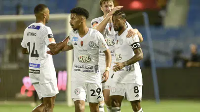 Al Akhdoud - Al Ettifaq maçı hangi kanalda, saat kaçta, canlı izleme var mı, şifresiz veren kanallar hangileri?