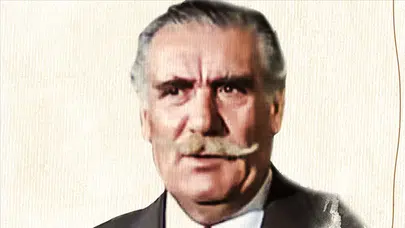 Meğer o bir askermiş! Hulusi Kentmen’in denizaltıdan sete uzanan gizli hayatı