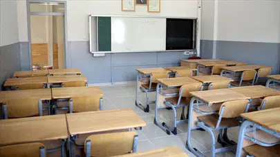 Yarın okul var mı, 30 Nisan tatil mi, yarım gün mü? MEB’den net açıklama!