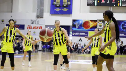 Son Saniyede Yıktı Geçti! Fenerbahçe Opet Derbide Galatasaray’ı Devirdi