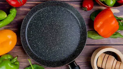 Evinizdeki bu tavayı hemen çöpe atın! Uzmanlardan korkutan kanser uyarısı