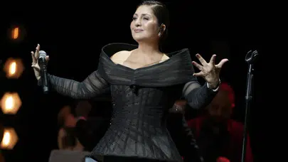 Zorlu PSM’de Sibel Can rüzgarı esti