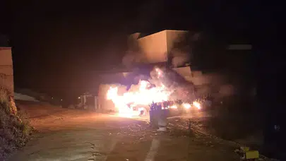 Alanya'da müstakil evde yangın: Garajdaki otomobil küle döndü!