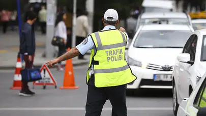 İstanbullular dikkat! Yarın dışarı çıkacaklar yandı: 02.00’de kapanıyor, gece 21.00’den sonra araç kalmayacak!