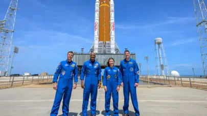 Artemis II ekibi Ay’a ayak bastı mı, NASA Ay’a insan mı yolladı?