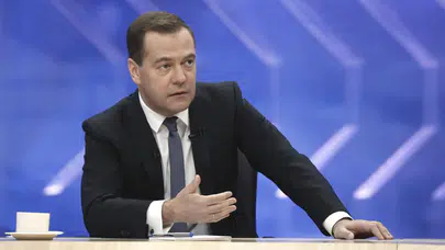 Medvedev’den korkutan kehanet: 'Bu ateşkes kırılgan, savaş her an başlayabilir!'