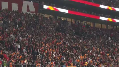 Rams Park’ta tarihi antrenman: 30 bin taraftar gövde gösterisi yaptı