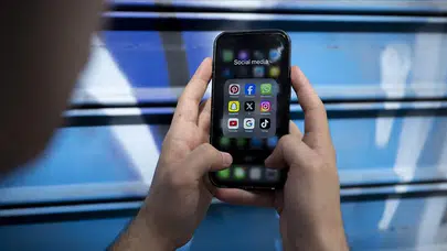 Yunanistan’dan 15 yaş altındakilere sosyal medya yasağı