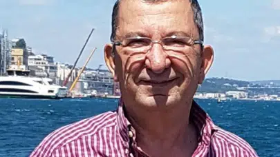 Deprem Firarisi İçin Yolun Sonu! 76 Yaşındaki Müteahhit Abdullah Aybaba Adalete Teslim Ediliyor!