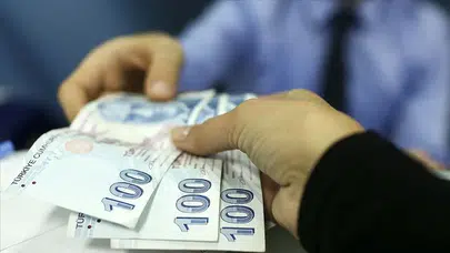 Emekli maaşlarına 'ek ödeme' ayarı: Rakamlar sil baştan değişiyor!