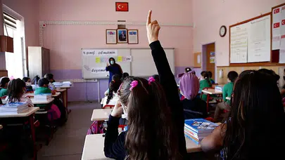 17 Nisan Cuma Okullar tatil mi, öğrencilere izin verildi mi, okullar kaç gün tatil olacak, ne zaman açılacak?