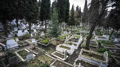 Mezarlık hırsızlarına kötü haber: İstanbul'da tüm kabirler 7/24 izlenmeye başlıyor!