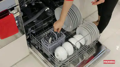 Bulaşık makinesi alt rafına bardak konur mu, yerleşim düzeni nasıl olmalı? Masraf çıkaran yerleşim hataları
