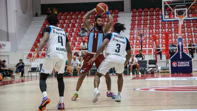 Trabzonspor - Petkimspor maçı hangi kanalda, saat kaçta! Canlı izleme ve frekans bilgileri