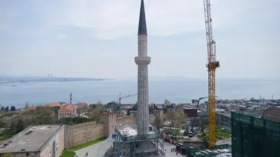Ayasofya-i Kebir Camii'nin kuzeydoğu minaresinde restorasyon tamamlandı