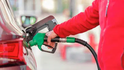 Akaryakıta dev indirim geliyor mu? Motorin ne kadar düşecek, benzin kaç TL olacak, yeni tarife ne zaman?