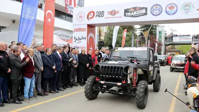 Akçaköy’de adrenalin patlaması: Dev araçlar kara ve sise meydan okudu