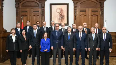 Bakan Ersoy turizmin geleceğini bankacılarla şekillendirdi: 2026 için büyük uzlaşma!