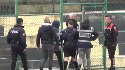 Sahada görmek istemediğimiz görüntüler: Edirne'de hakeme yumruklu saldırı!