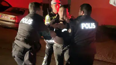 Adana’da akıllara zarar hırsızlık: Hareket halindeki kamyonetten et çaldılar!