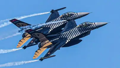 İstanbul semalarında gökyüzü şöleni: SOLOTÜRK fethin coşkusunu Boğaz’a taşıdı