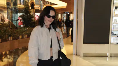 Hande Ataizi spor tarzıyla Zorlu AVM'de objektiflere yansıdı