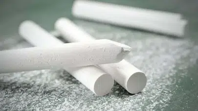 Eskiden her evde vardı, meğer ilacı oymuş! Banyoya neden tebeşir bırakılır?